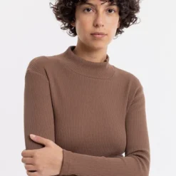 Mock Neck Kleid Aus Rippenstrick