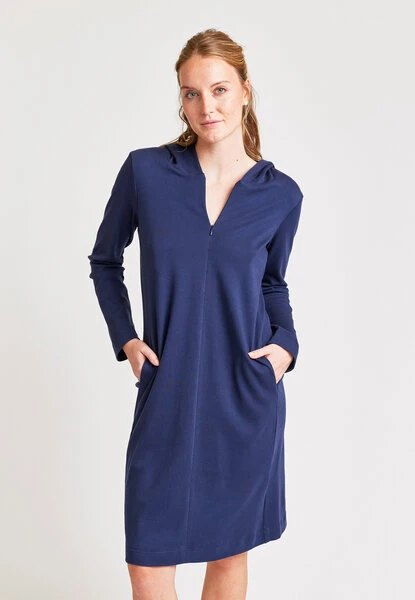 Lockeres Kleid Mit Kapuze Für Damen - Jelana 1 Lockeres Kleid Mit Kapuze Für Damen - Jelana