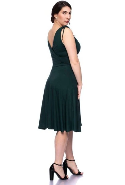 VERIA Kleid In Wickeloptik Mit Gerafftem Taillenbund 3 VERIA Kleid In Wickeloptik Mit Gerafftem Taillenbund – Bild 3