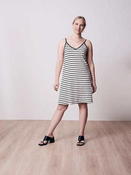 Easy-Stripe Kleid Naturweiss | Schwarz 6 Easy-Stripe Kleid Naturweiss | Schwarz – Bild 6