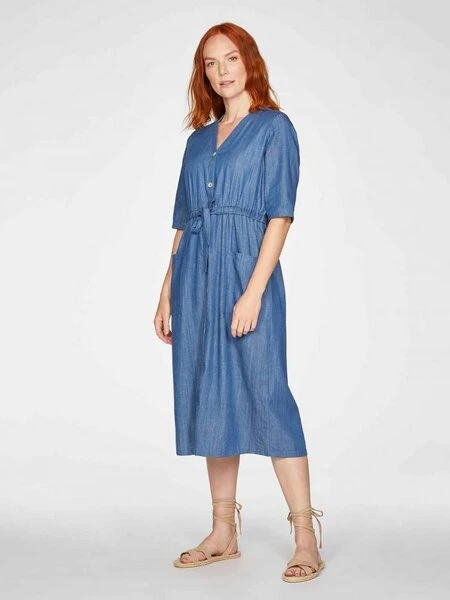 Thought Blaues Midi-Kleid ESTHER Aus Tencel 2 Thought Blaues Midi-Kleid ESTHER Aus Tencel – Bild 2